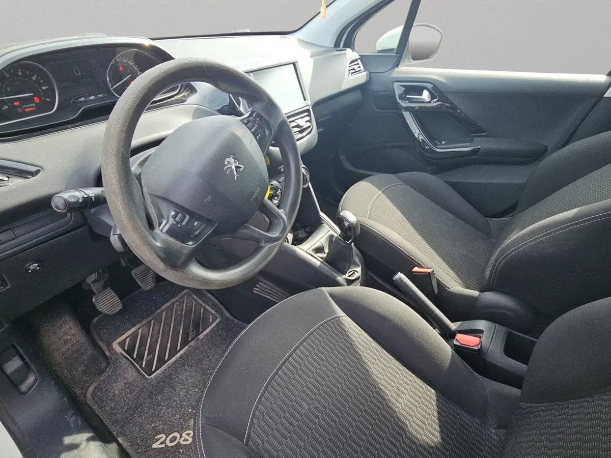 Peugeot 208 usata a Perugia (10)