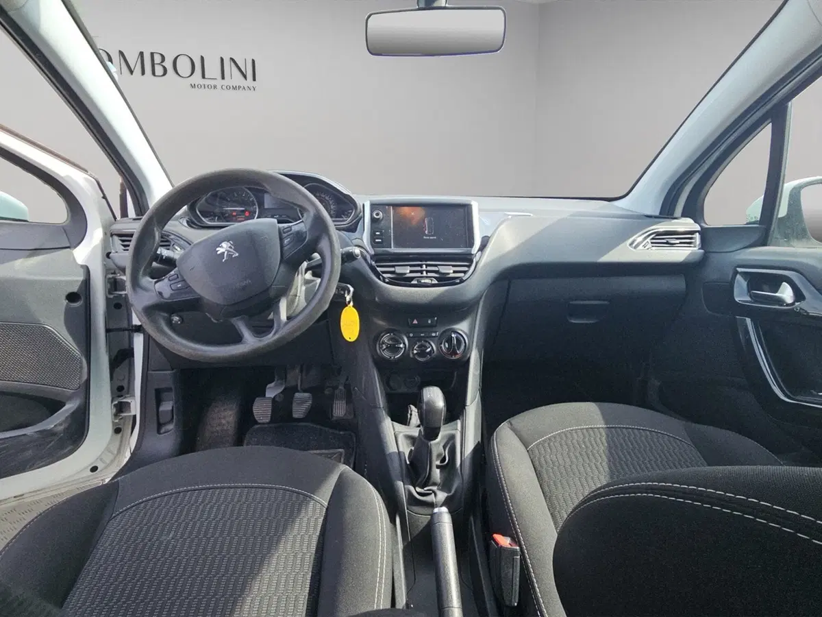 Peugeot 208 usata a Perugia (9)