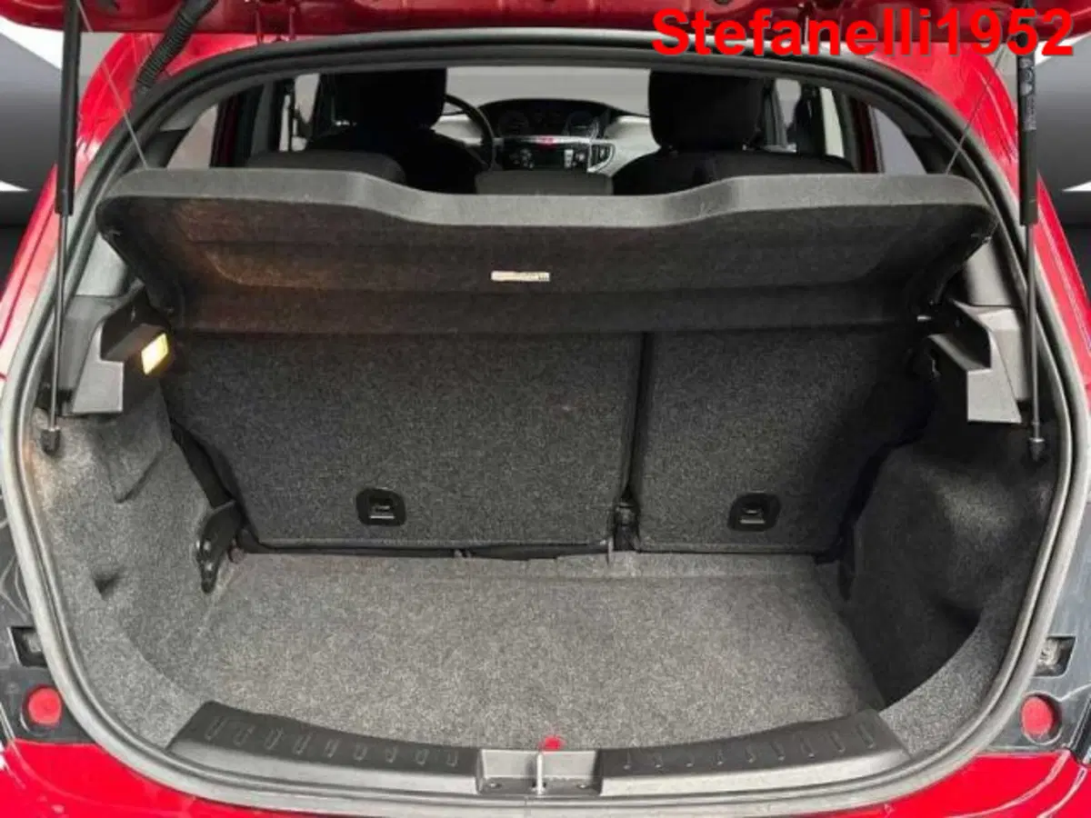 Lancia Ypsilon usata a Bologna (7)