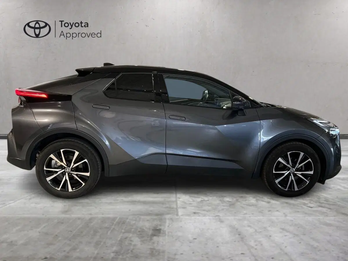 Toyota Toyota C-HR usata a Genova (3)