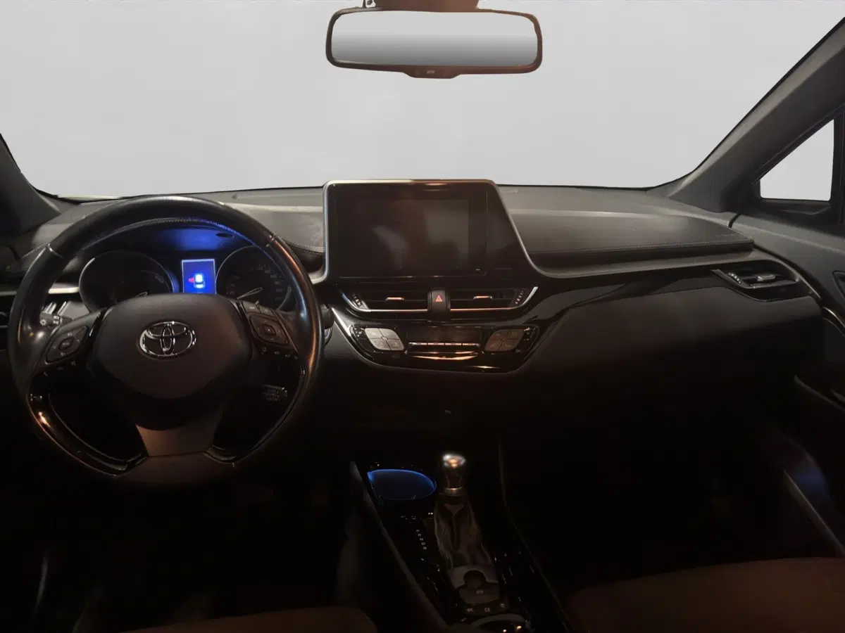 Toyota Toyota C-HR usata a Genova (11)