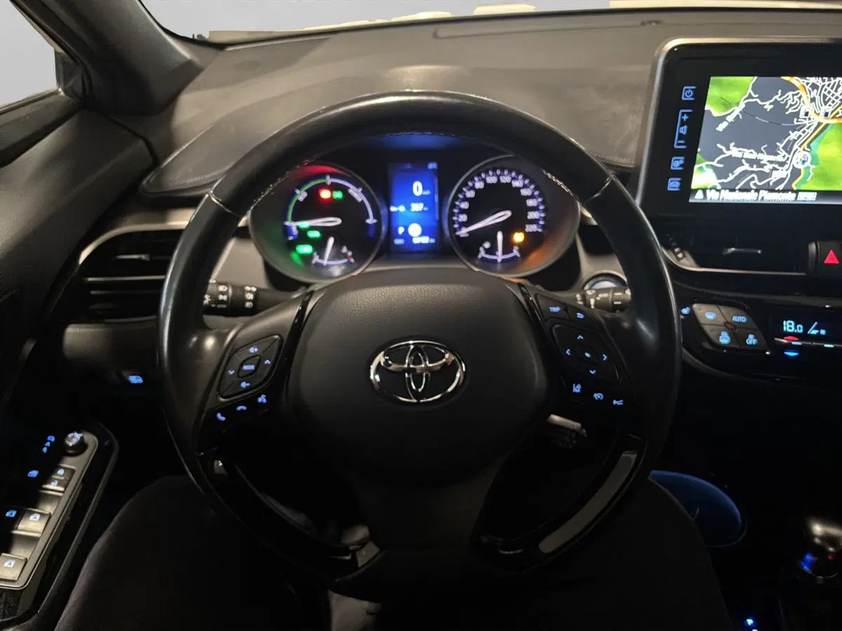 Toyota Toyota C-HR usata a Genova (14)