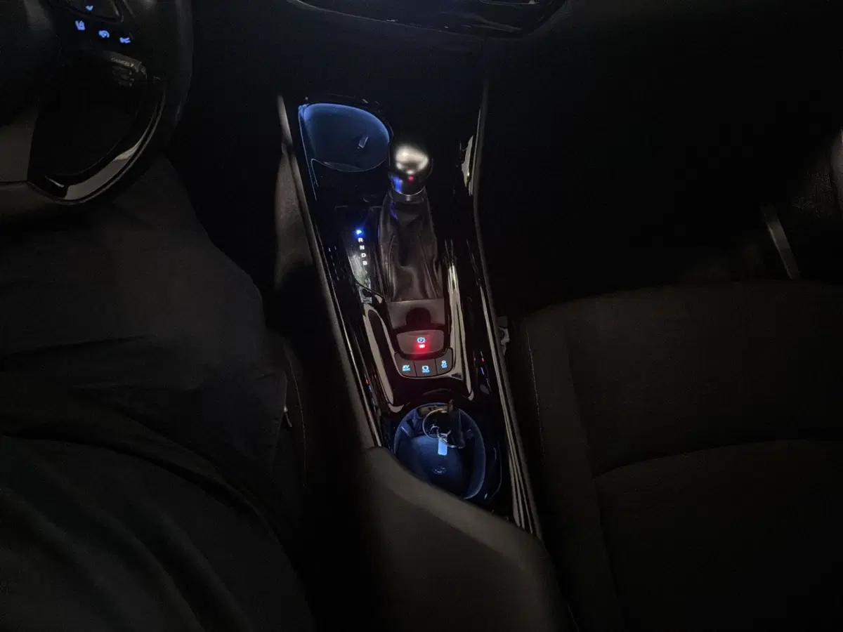 Toyota Toyota C-HR usata a Genova (16)
