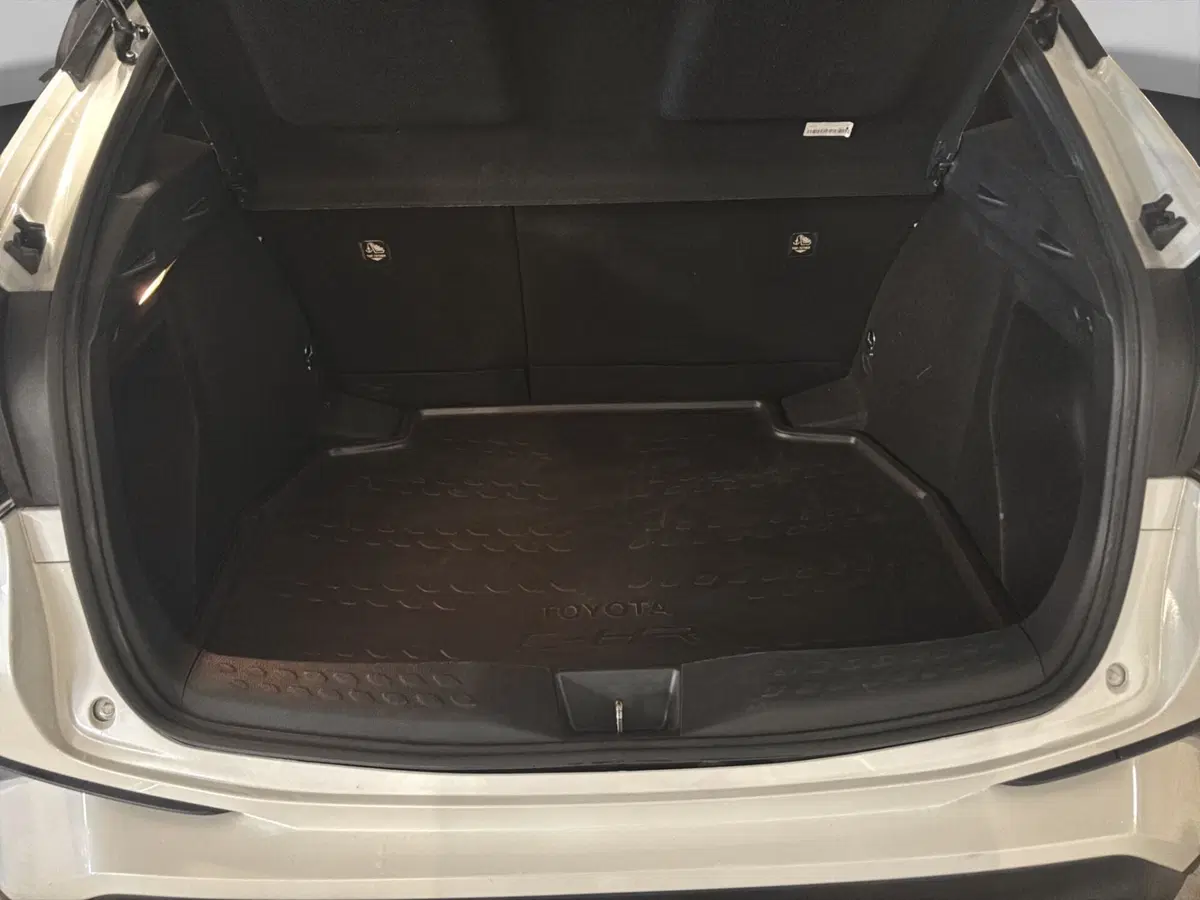 Toyota Toyota C-HR usata a Genova (17)