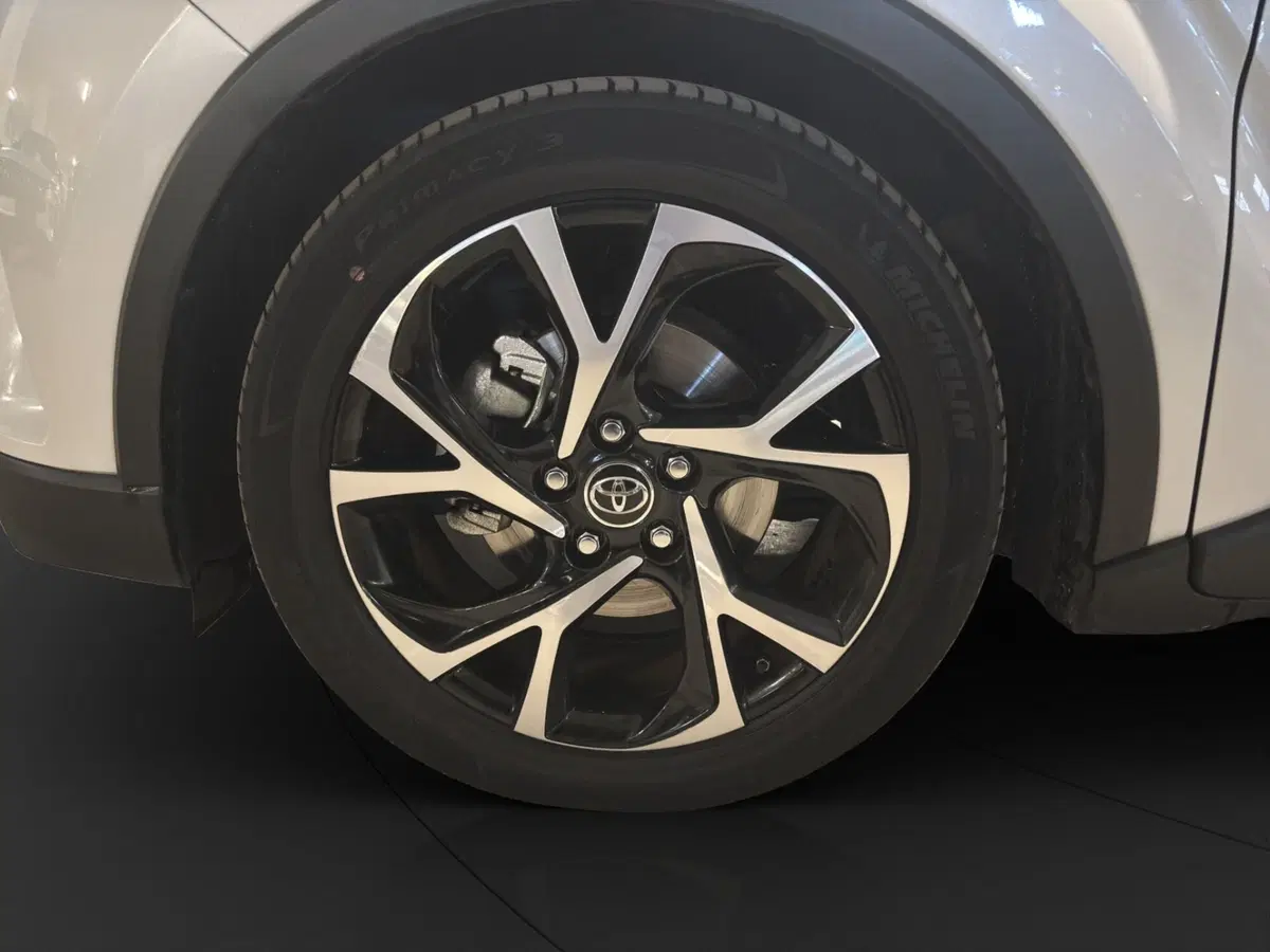 Toyota Toyota C-HR usata a Genova (18)