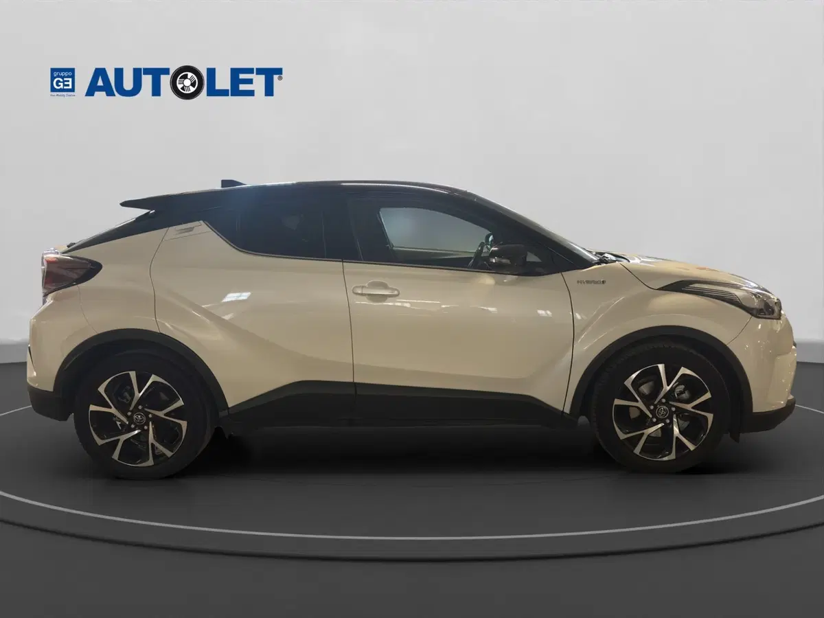 Toyota Toyota C-HR usata a Genova (4)
