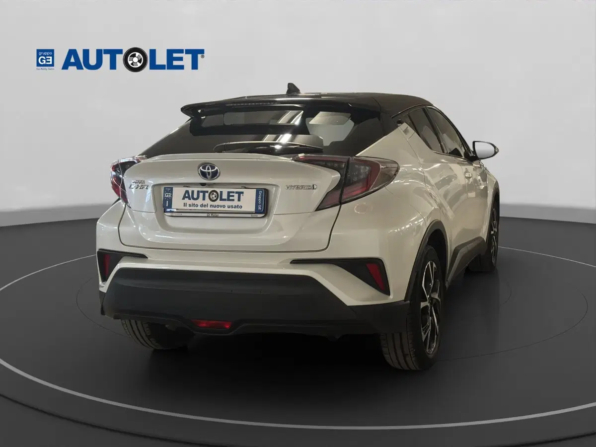 Toyota Toyota C-HR usata a Genova (7)