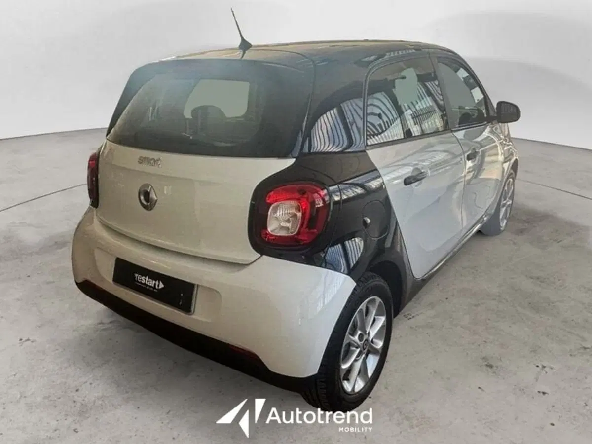 smart forfour usata a Lecce (2)