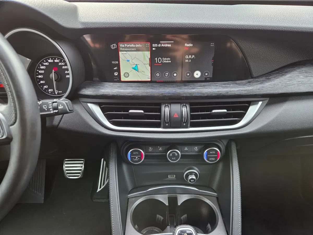 Alfa Romeo Stelvio usata a Torino (10)