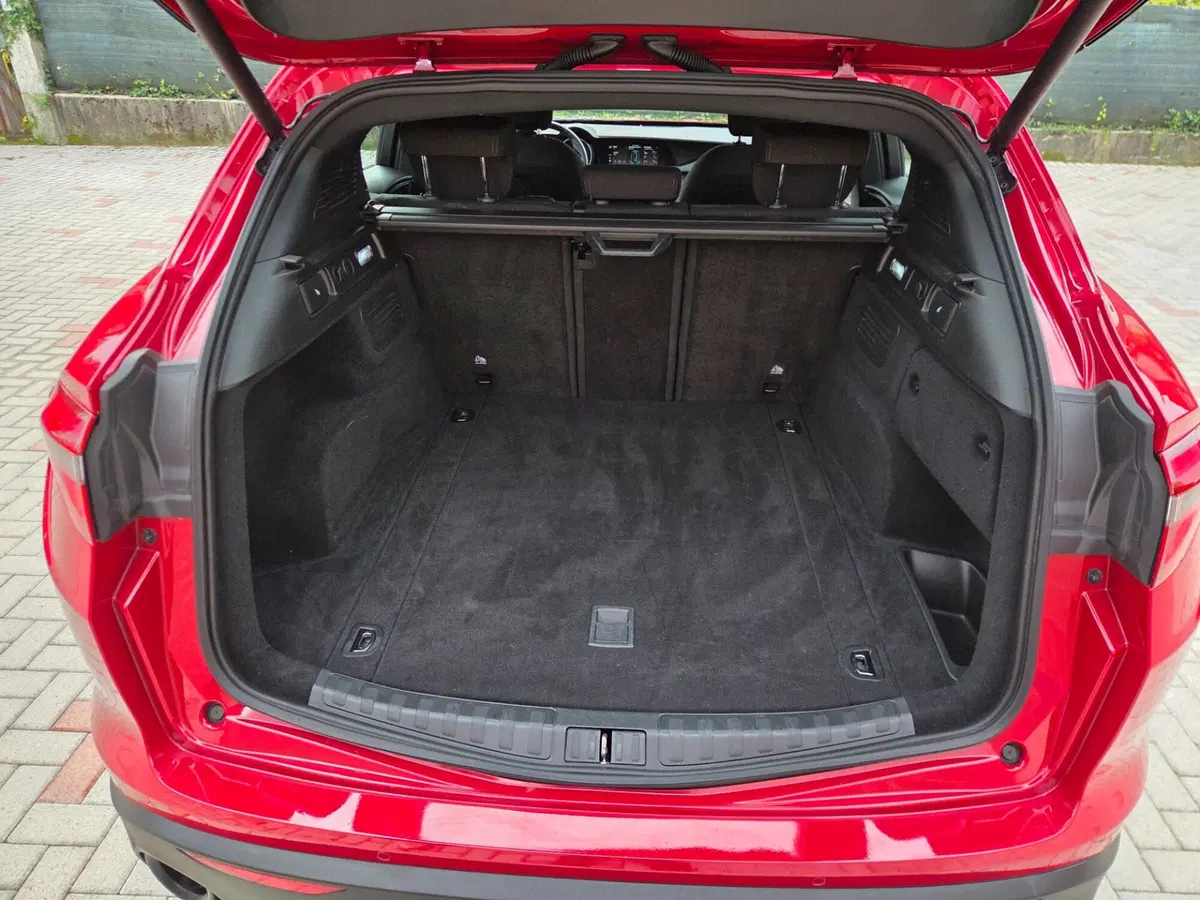 Alfa Romeo Stelvio usata a Torino (16)
