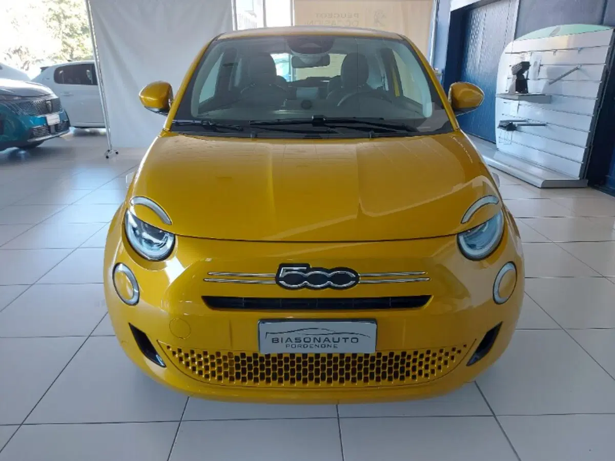 Fiat 500 nuova a Pordenone (2)