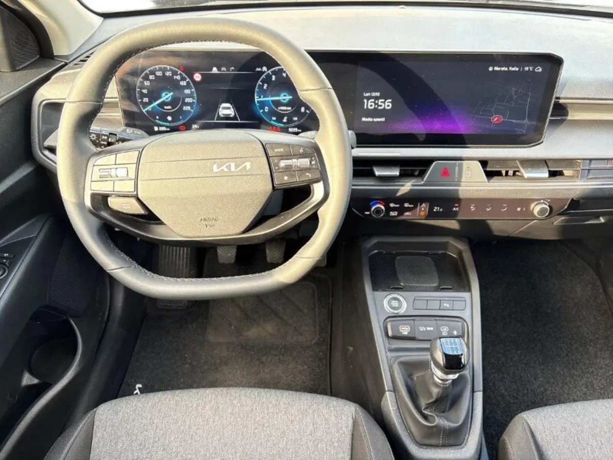 Kia Stonic usata a Lecco (8)