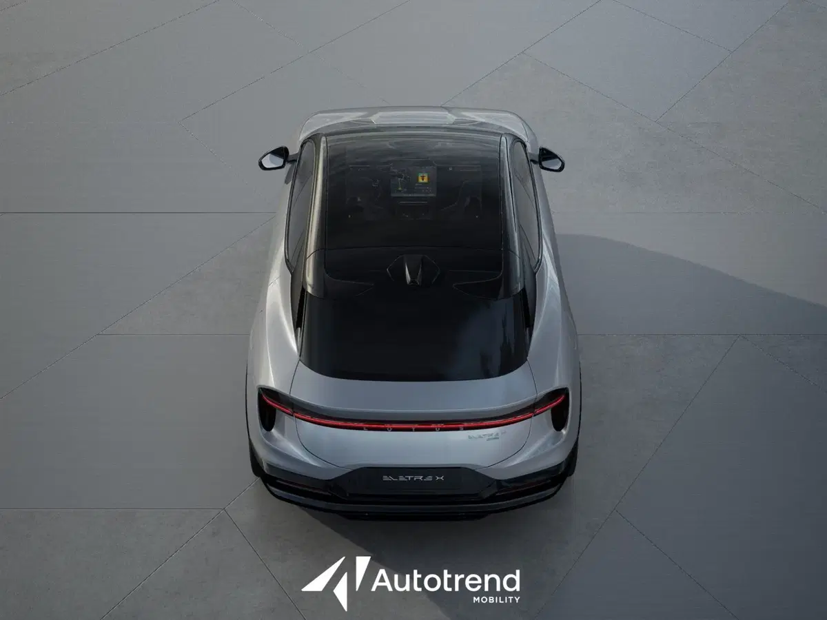 Lotus Eletre nuova a Bari (7)