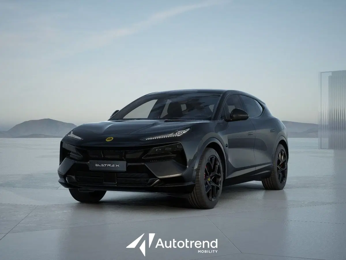 Lotus Eletre nuova a Bari