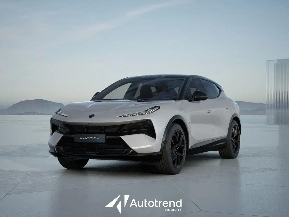 Lotus Eletre nuova a Bari