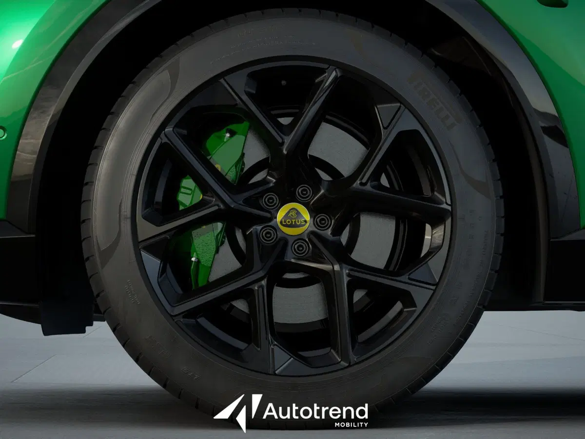 Lotus Eletre nuova a Bari (12)