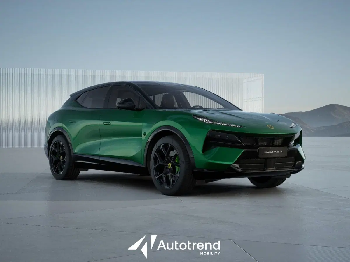 Lotus Eletre nuova a Bari (3)