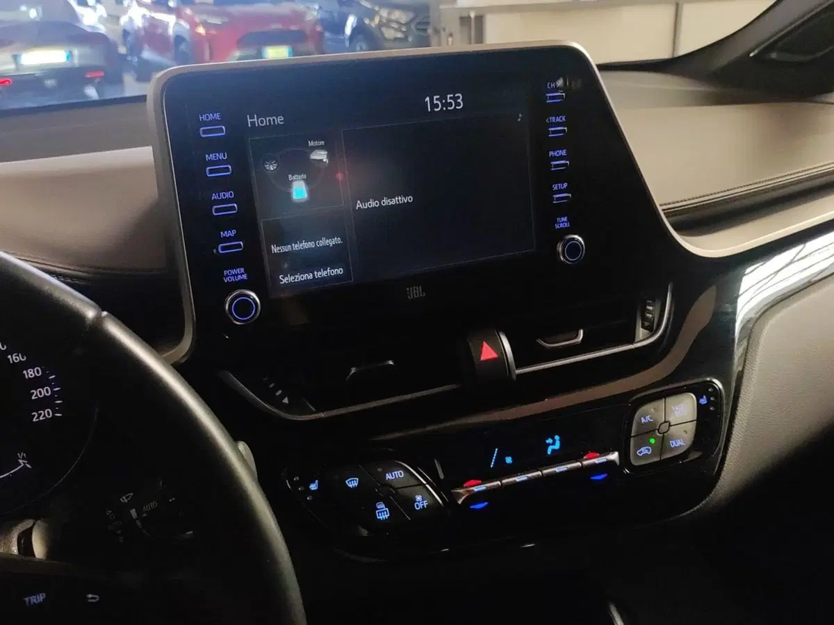 Toyota Toyota C-HR usata a Milano (11)