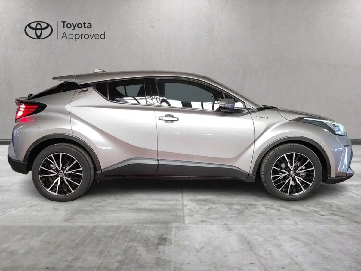 Toyota Toyota C-HR usata a Milano (5)