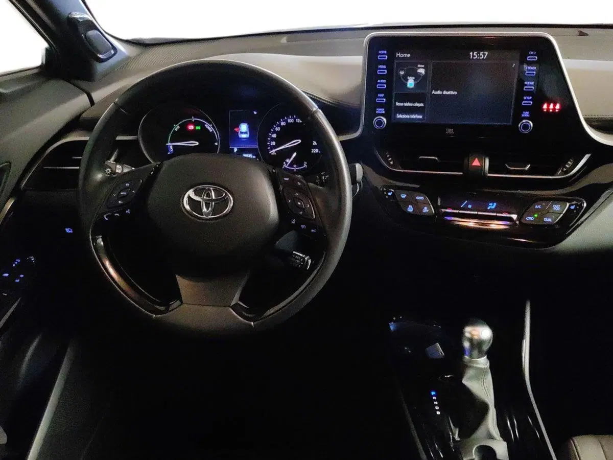 Toyota Toyota C-HR usata a Milano (9)
