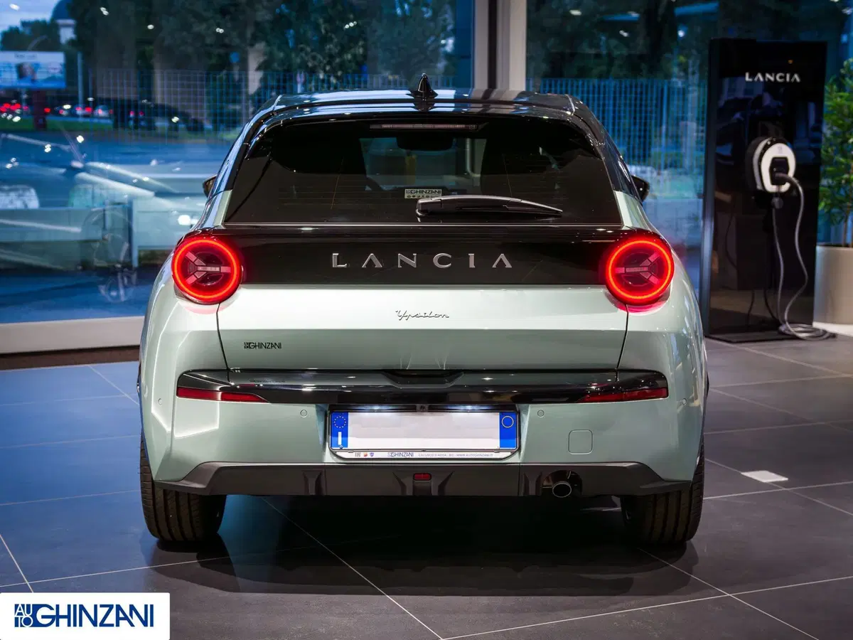 Lancia Ypsilon nuova a Bergamo (11)