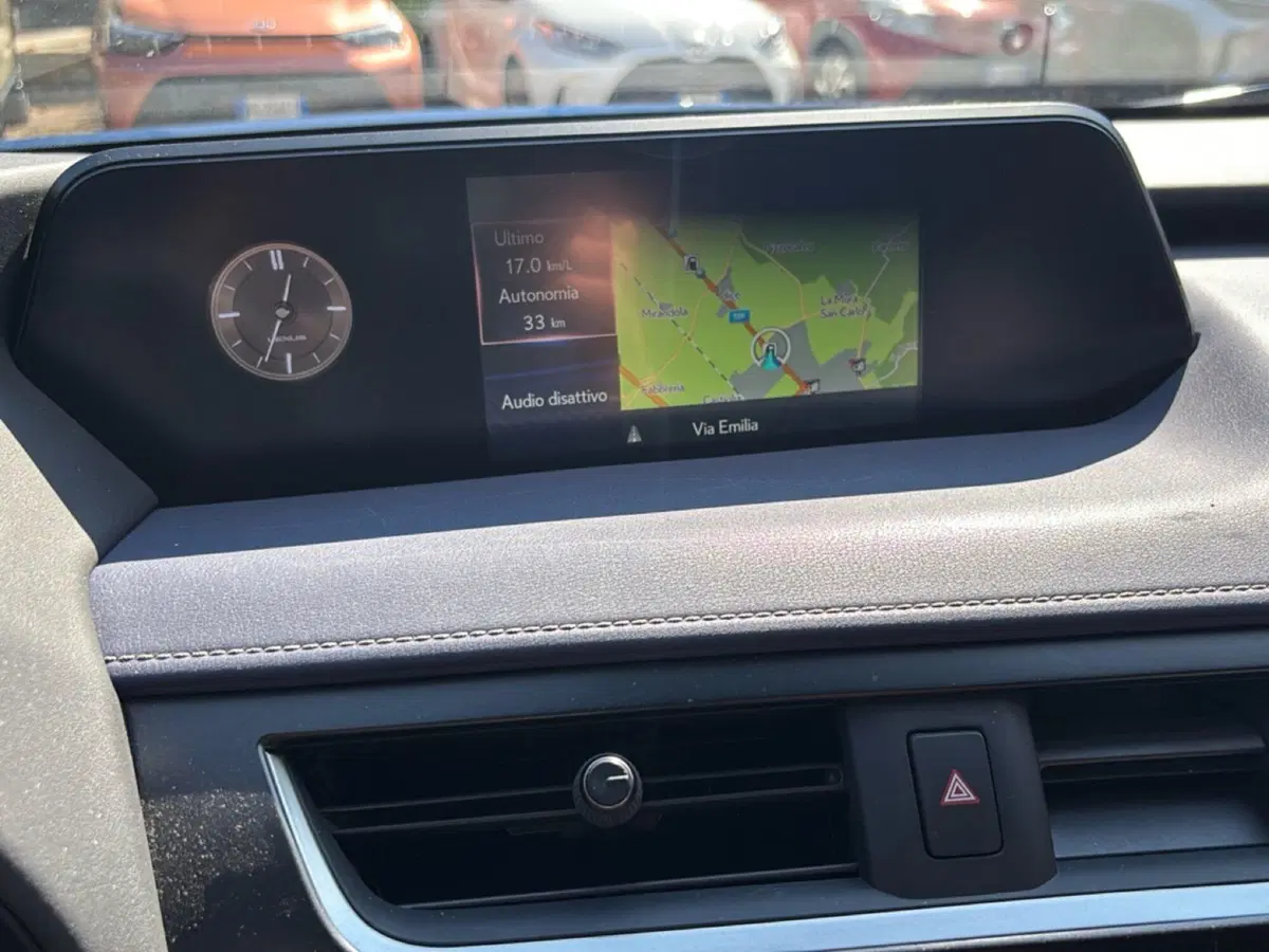 Lexus UX usata a Bologna (12)