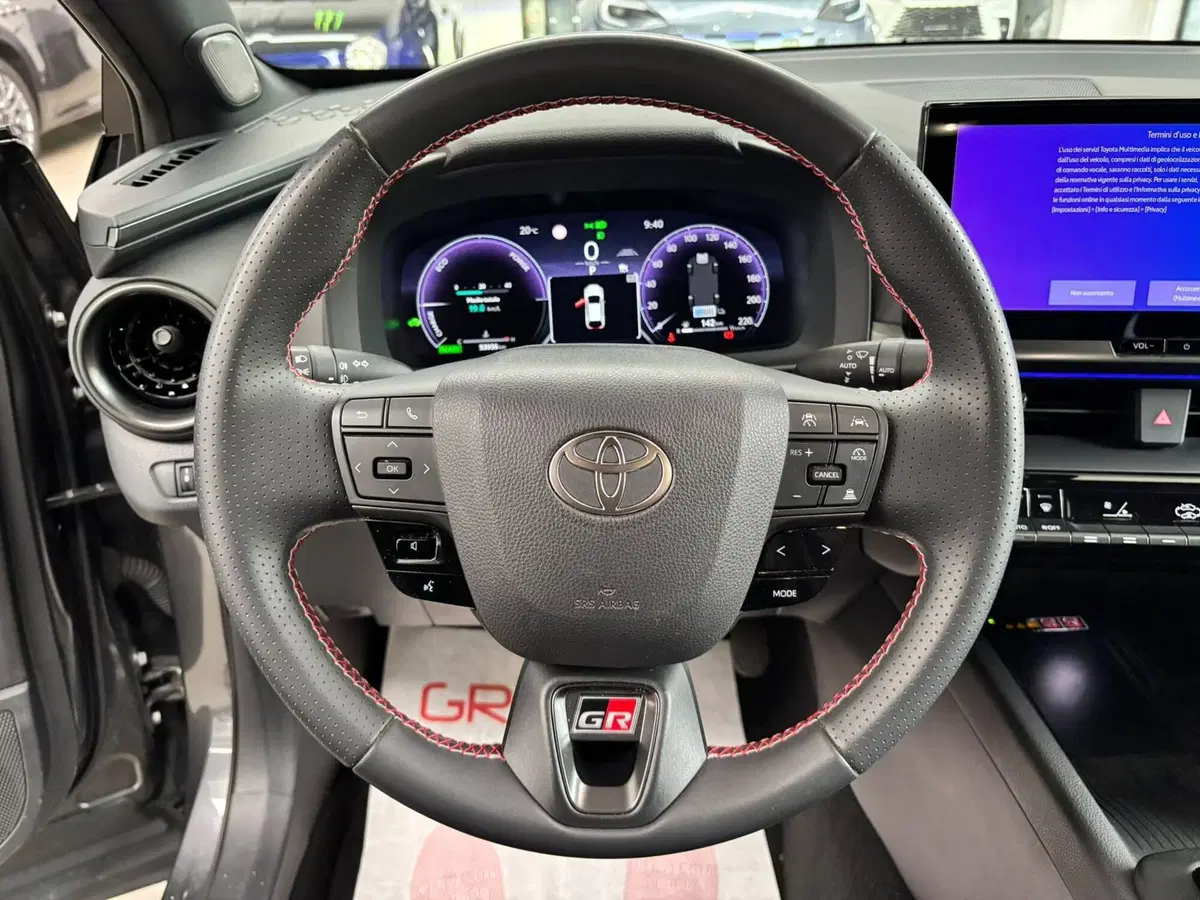 Toyota Toyota C-HR usata a Modena (9)