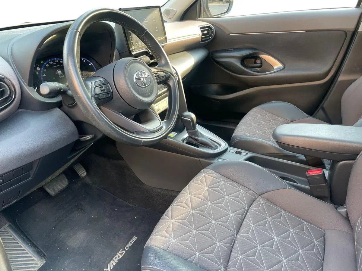 Toyota Yaris Cross usata a Bologna (8)