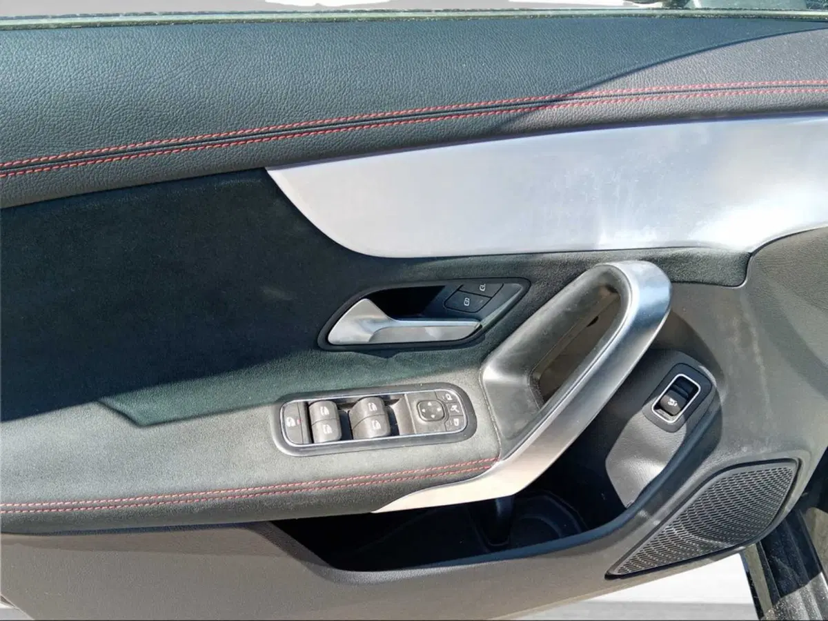 Mercedes-Benz CLA Shooting Brake usata a Pisa (17)