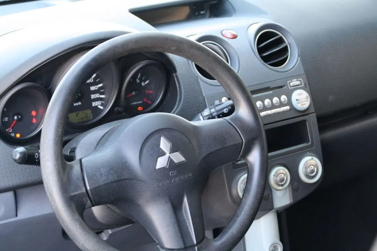 Mitsubishi Colt usata a Pordenone (10)