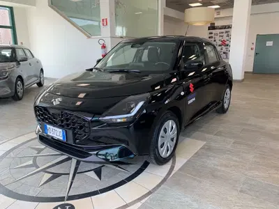 Suzuki Swift 1.2h Waku 2wd 81cv del 2026 usata a Latina