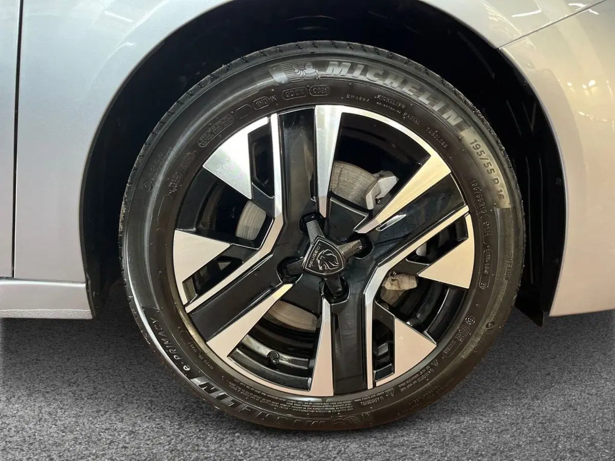 Peugeot 208 usata a Bari (6)