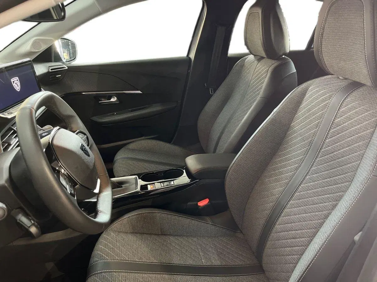 Peugeot 208 usata a Bari (7)