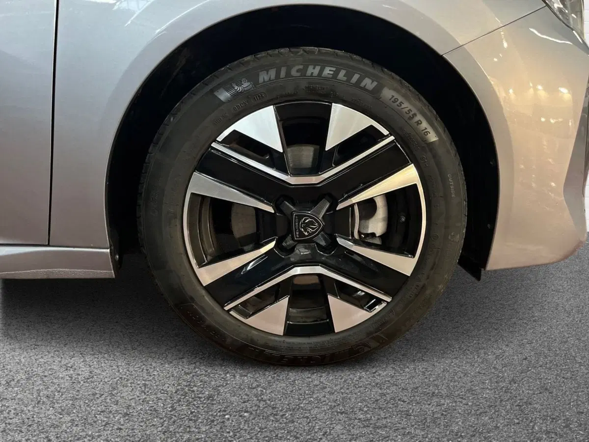 Peugeot 208 usata a Bari (6)