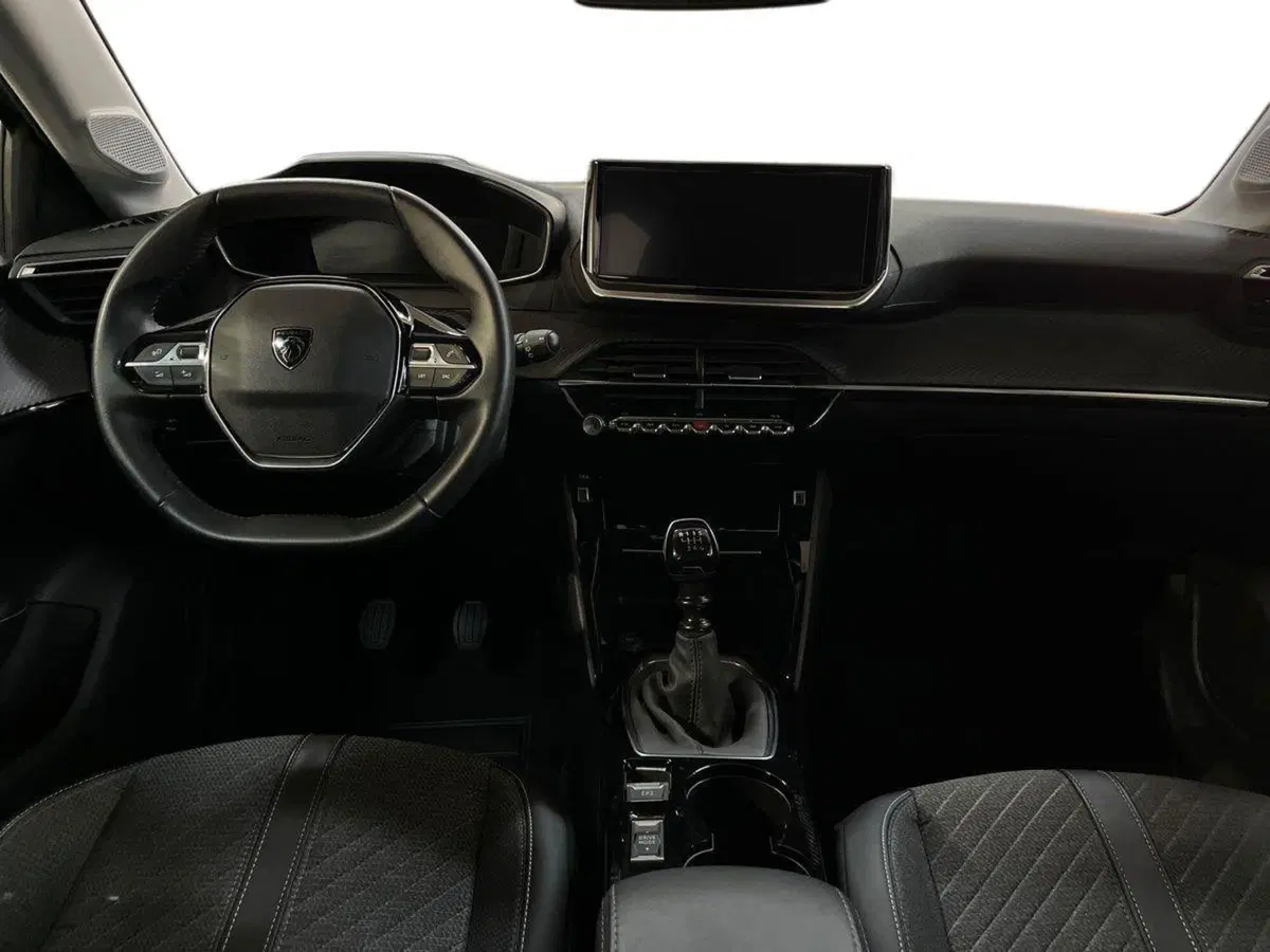 Peugeot 208 usata a Bari (8)