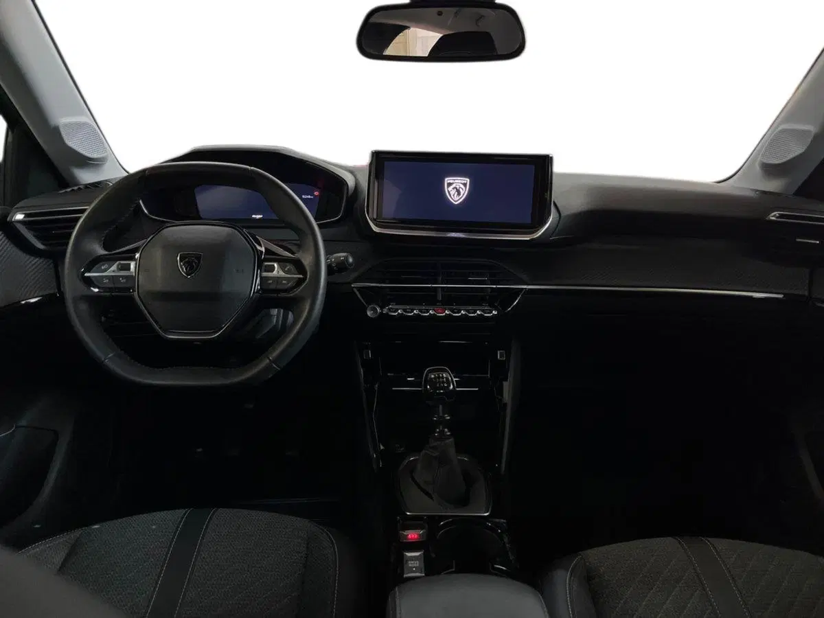 Peugeot 208 usata a Bari (8)