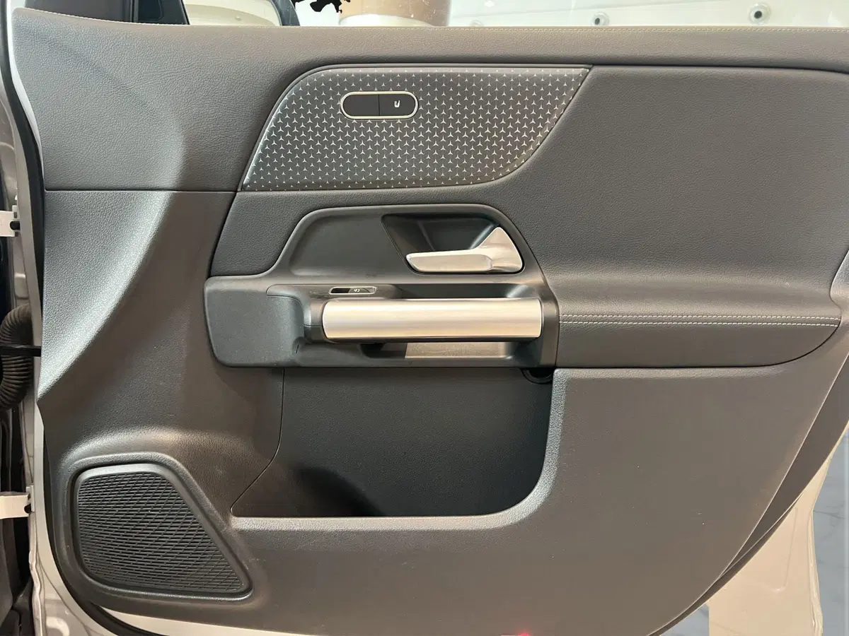 Mercedes-Benz GLA SUV usata a Cosenza (17)