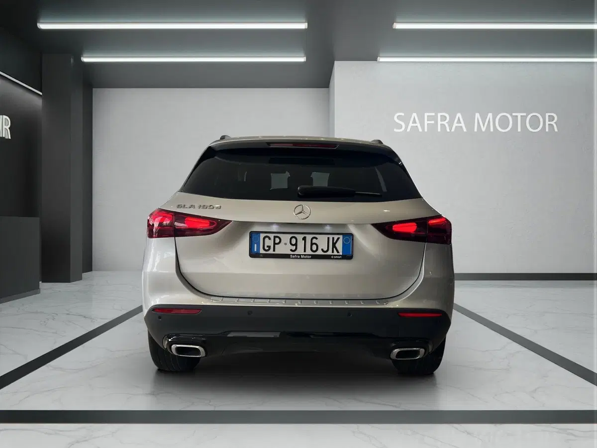 Mercedes-Benz GLA SUV usata a Cosenza (5)