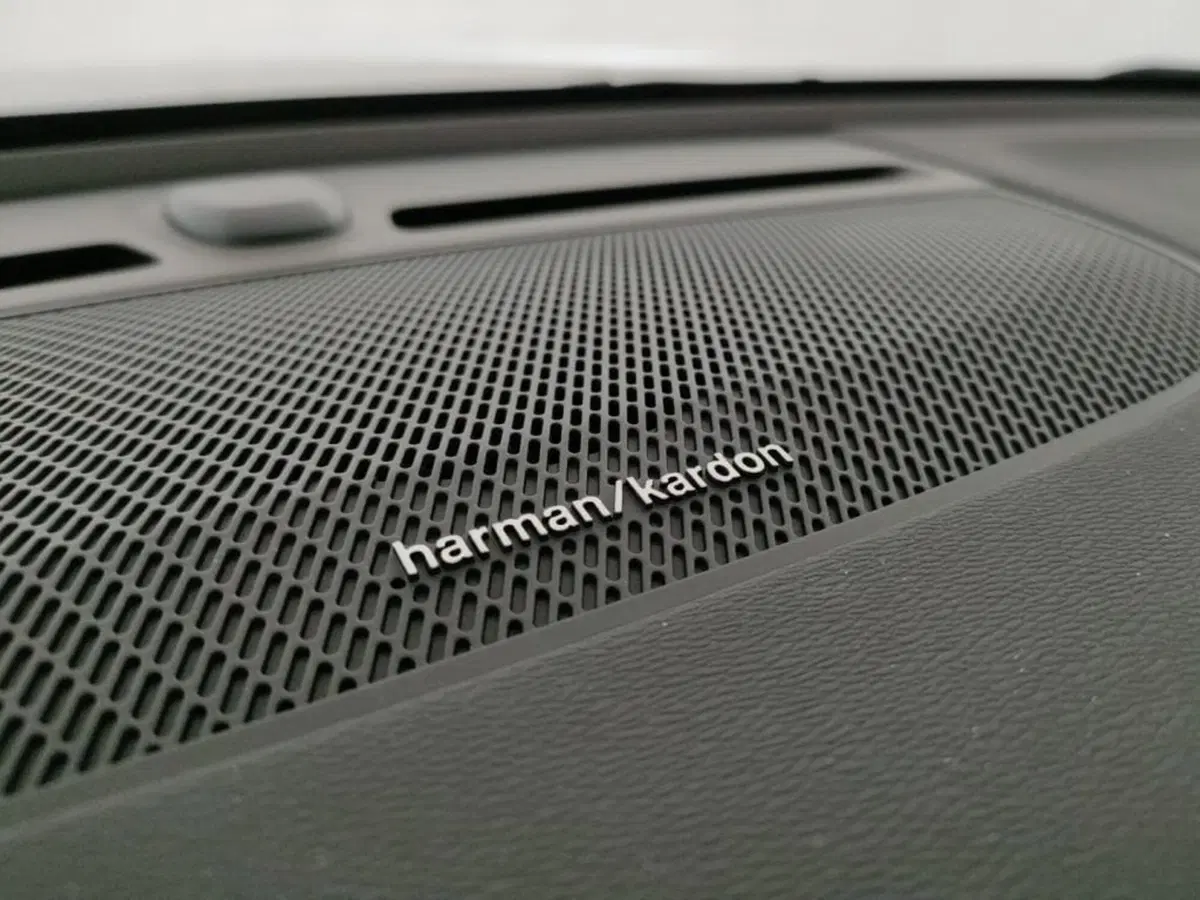 Volvo XC40 nuova a Como (15)