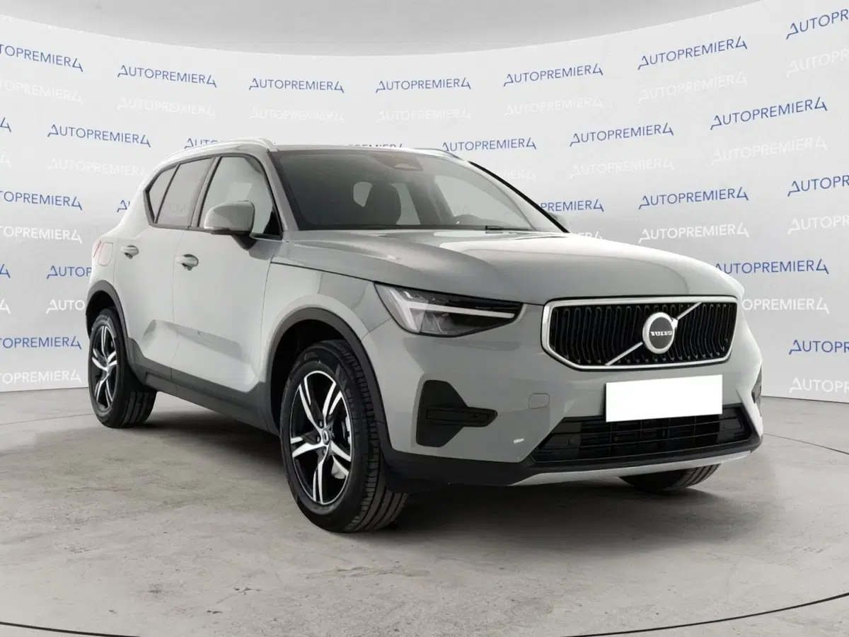 Volvo XC40 nuova a Como (7)