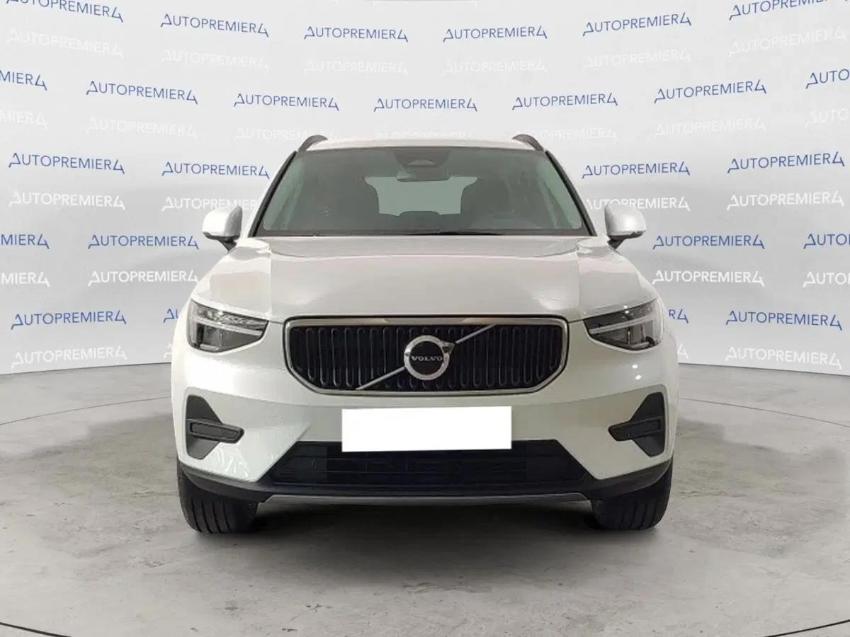 Volvo XC40 nuova a Como (2)