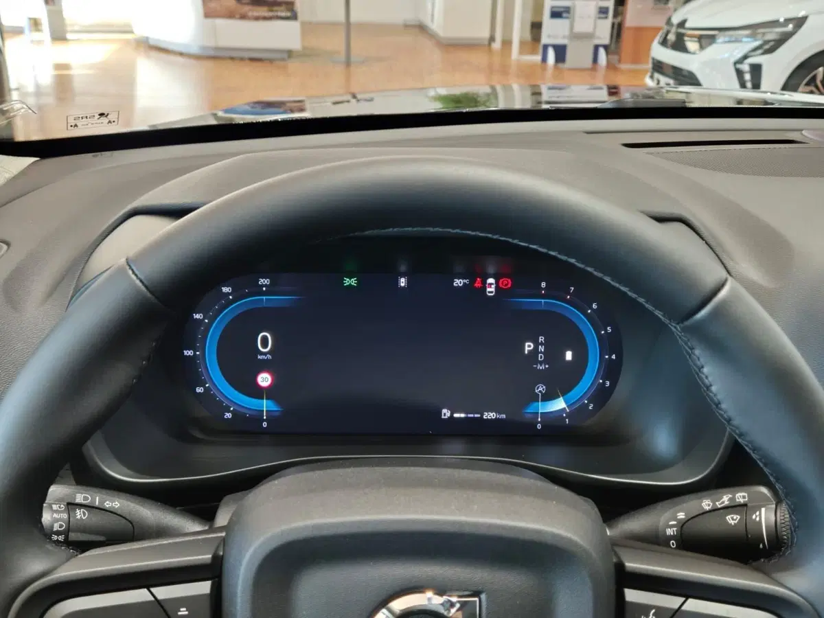 Volvo XC40 nuova a Como (8)