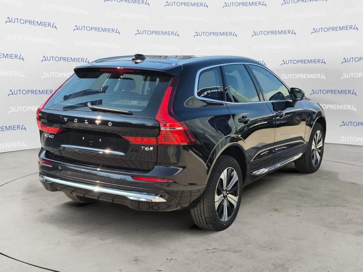 Volvo XC60 nuova a Como (5)