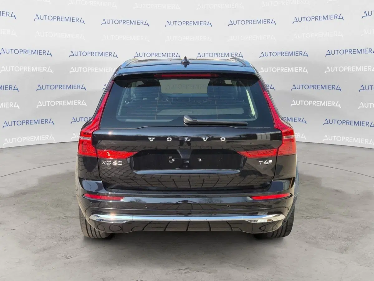 Volvo XC60 nuova a Como (6)