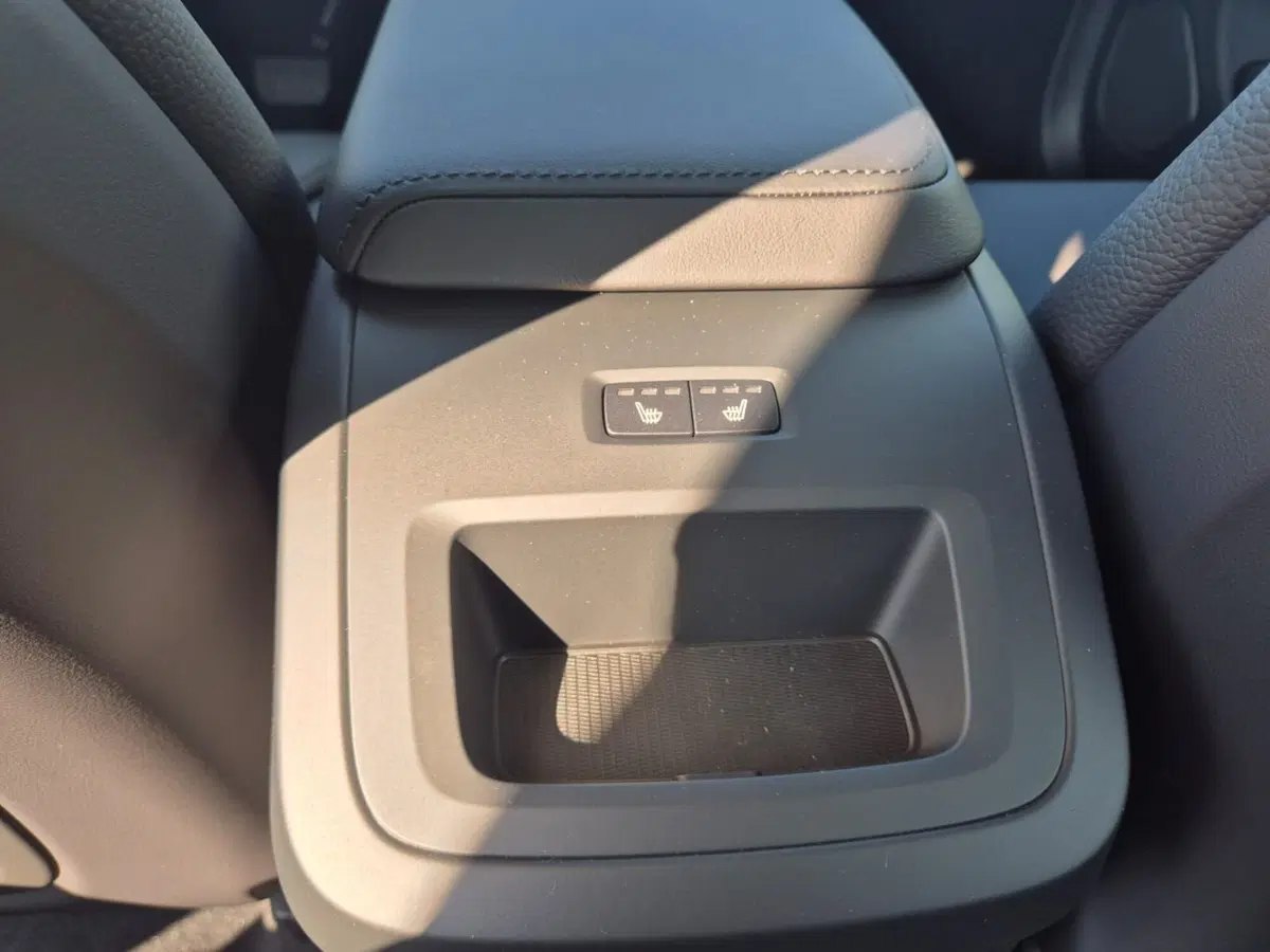 Volvo XC60 nuova a Como (8)