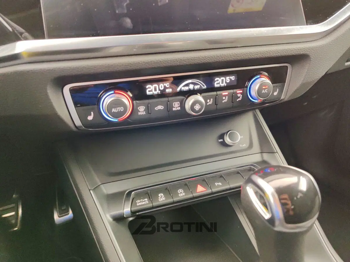 Audi RS Q3 Sportback usata a Massa-Carrara (13)