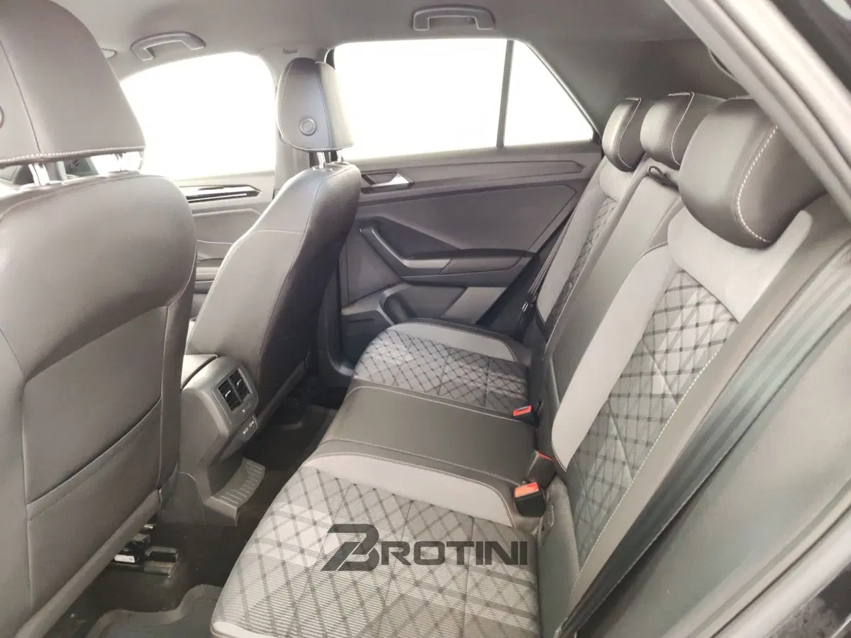 Volkswagen T-Roc usata a Massa-Carrara (11)