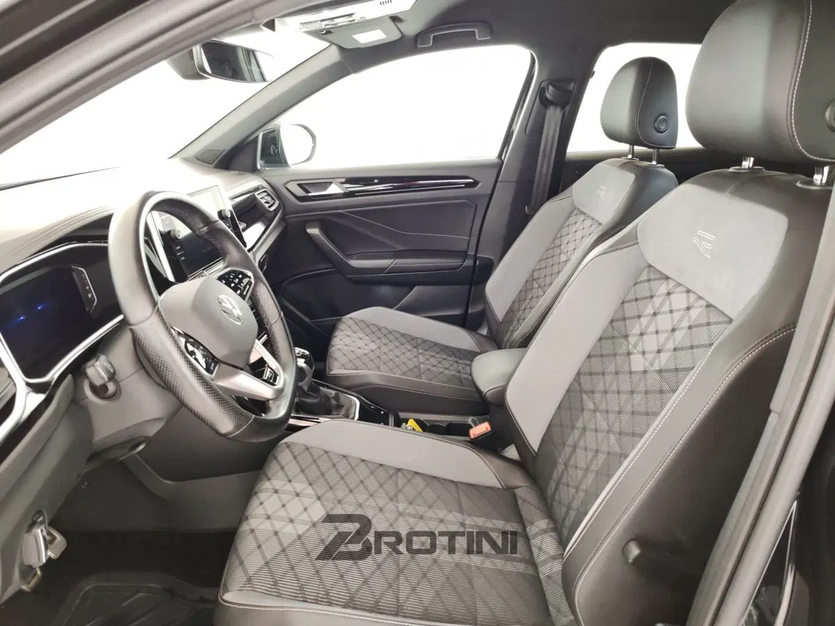Volkswagen T-Roc usata a Massa-Carrara (8)