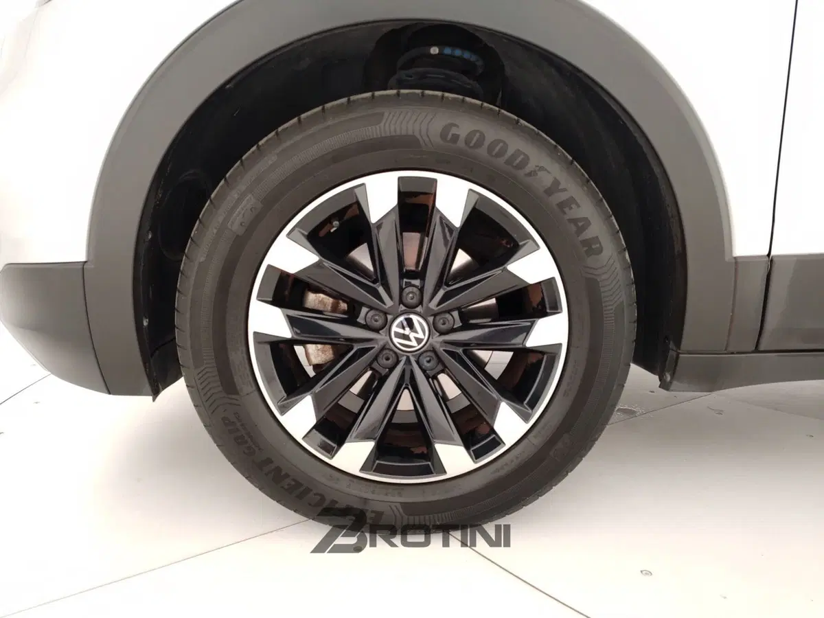 Volkswagen T-Cross usata a Massa-Carrara (6)