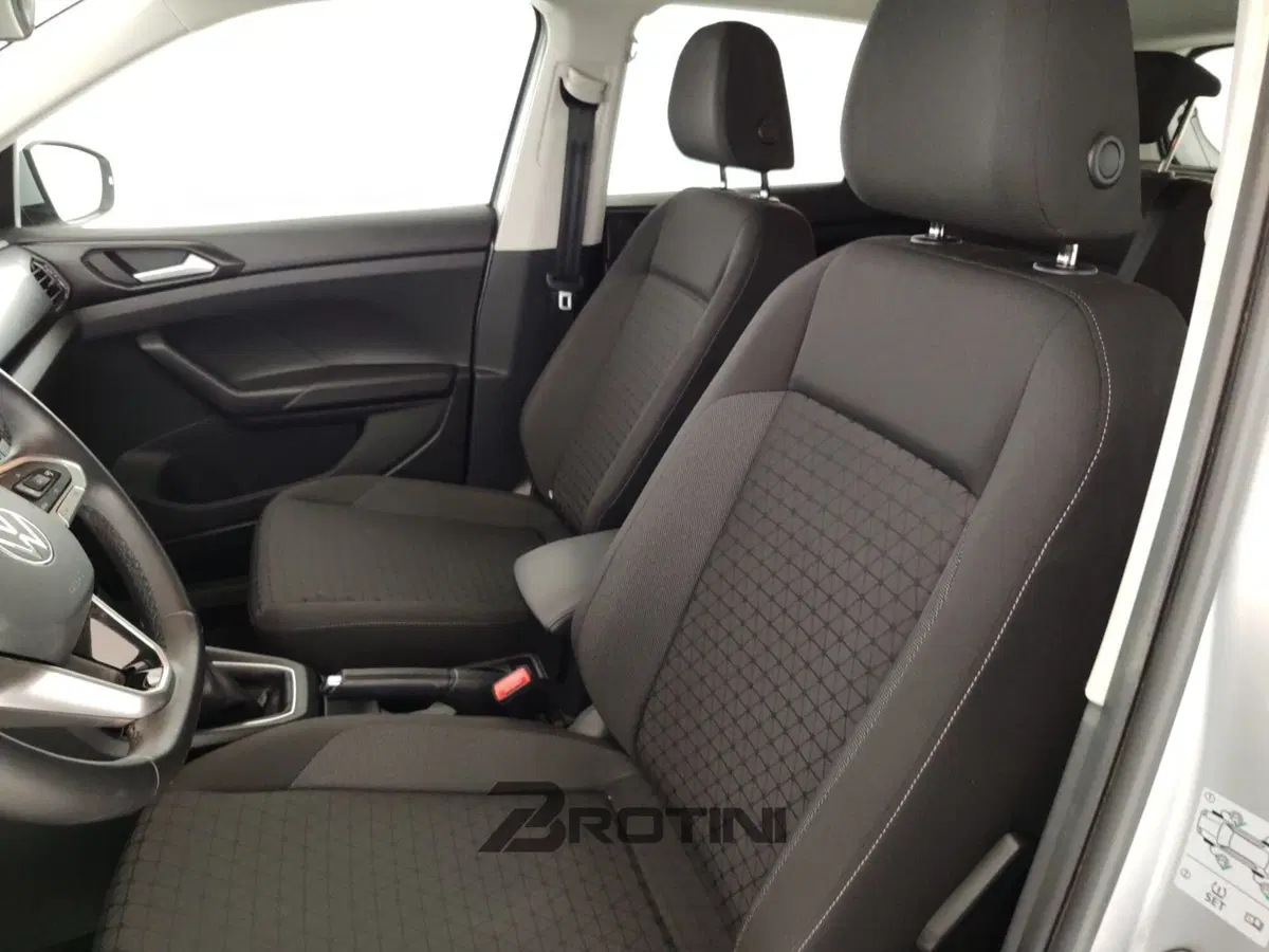 Volkswagen T-Cross usata a Massa-Carrara (9)